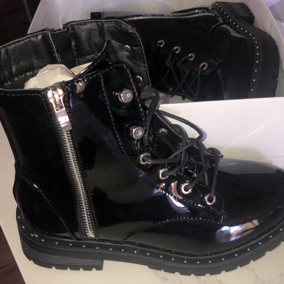 Black Shiny Lace up Boots - Picture 4 of 7